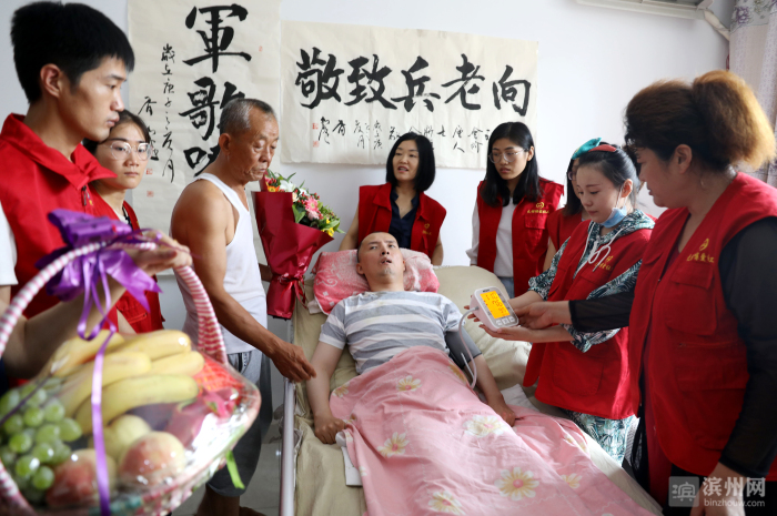 新阶联与无棣义工联合开展“情暖老兵、与爱同行”活动