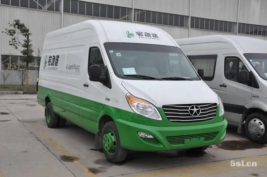 在网上买的菜刀，商家可以给我发过来，为什么我退货的时候没有一家快递公司愿意给我发呢？